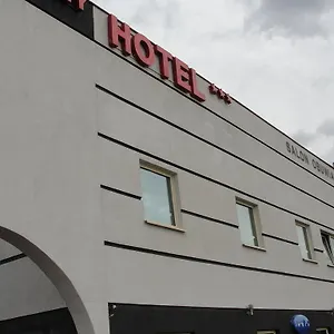 Отель Sunny, Познань