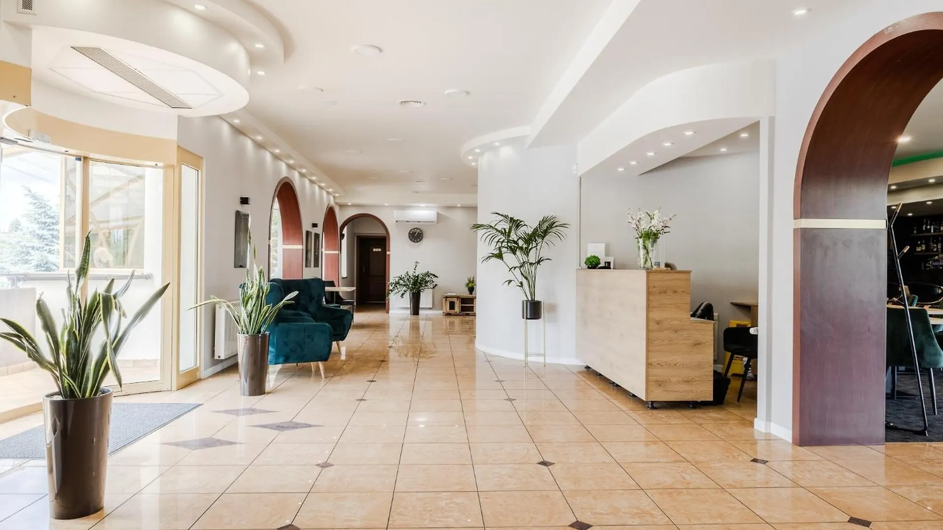 Hotel Caro Poznan 3*,